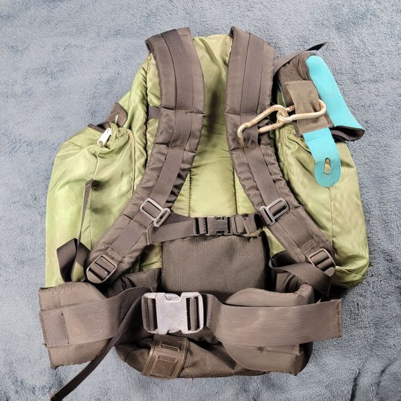 Kelty Red Wing Green Outdoor Camping Hiking Backpack Pack With Water Bottles - Picture 2 of 16